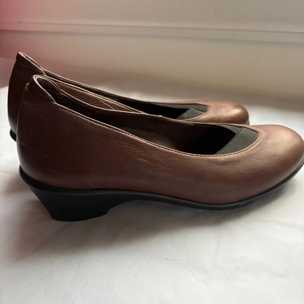 Wolky Comfort Shoes sz 8 Brown Leather Ballet Slip on Heels Walking